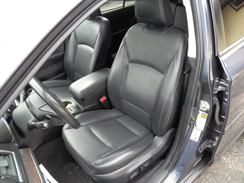 2017 Subaru Outback 2.5i Limited photo 6