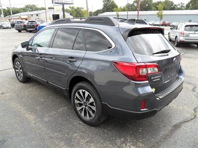 2017 Subaru Outback 2.5i Limited  AWD - Photo 3 - Mishawaka, IN 46545