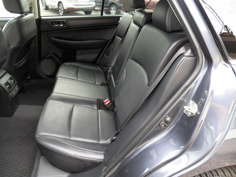 2017 Subaru Outback 2.5i Limited photo 8