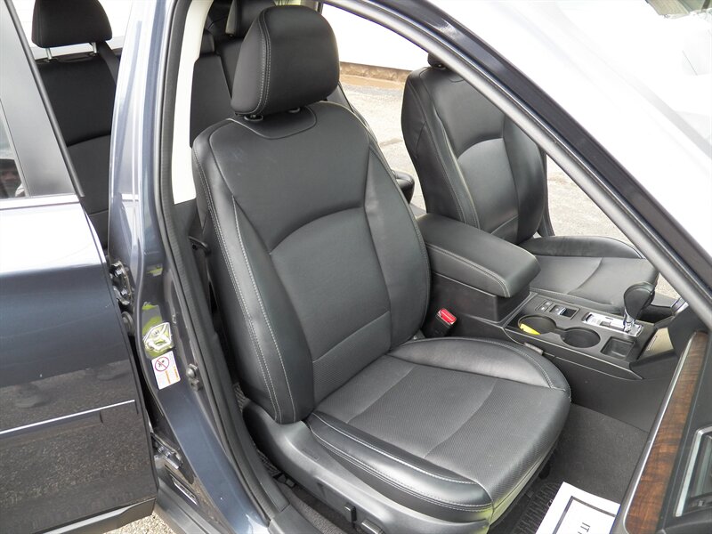 2017 Subaru Outback 2.5i Limited photo 11