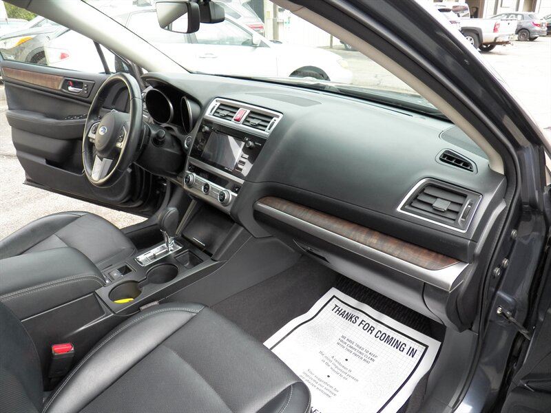 2017 Subaru Outback 2.5i Limited photo 12