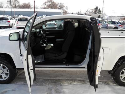 2022 Chevrolet Colorado LT   - Photo 9 - Mishawaka, IN 46545