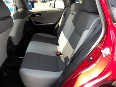 2021 Toyota RAV4 XLE  AWD - Photo 12 - Mishawaka, IN 46545