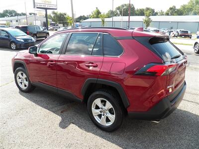 2021 Toyota RAV4 XLE  AWD - Photo 2 - Mishawaka, IN 46545
