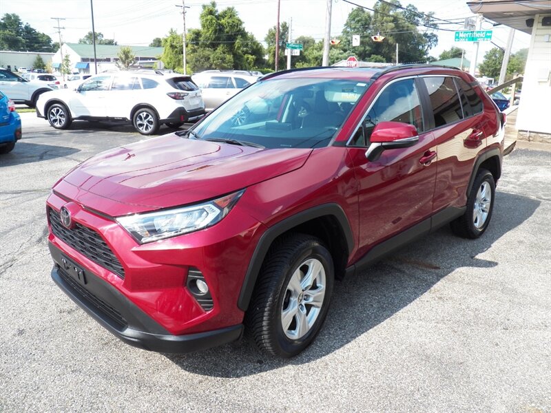 2021 Toyota RAV4 XLE  AWD - Photo 1 - Mishawaka, IN 46545