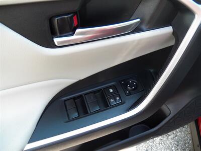 2021 Toyota RAV4 XLE  AWD - Photo 18 - Mishawaka, IN 46545