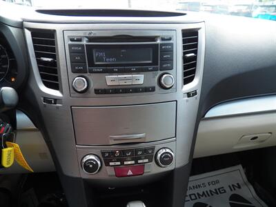 2012 Subaru Outback 2.5i Premium AWD - Photo 15 - Mishawaka, IN 46545