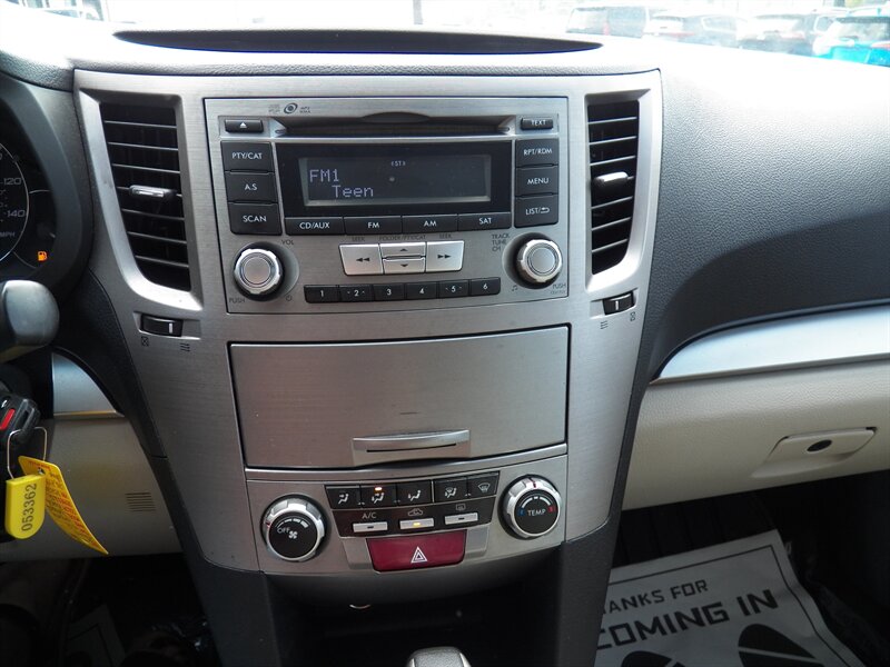 2012 Subaru Outback 2.5i Premium AWD - Photo 15 - Mishawaka, IN 46545