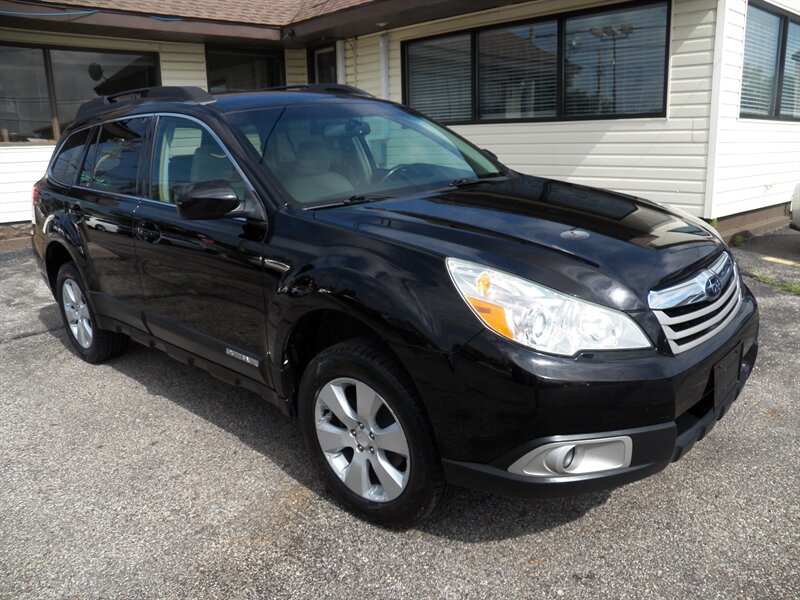 2012 Subaru Outback 2.5i Premium  AWD - Photo 1 - Mishawaka, IN 46545