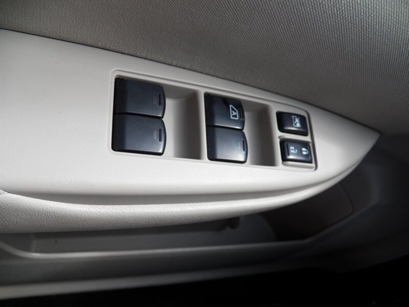2012 Subaru Outback 2.5i Premium AWD - Photo 18 - Mishawaka, IN 46545