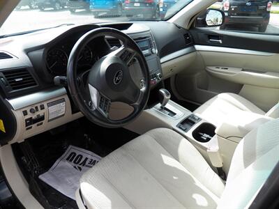 2012 Subaru Outback 2.5i Premium AWD - Photo 7 - Mishawaka, IN 46545