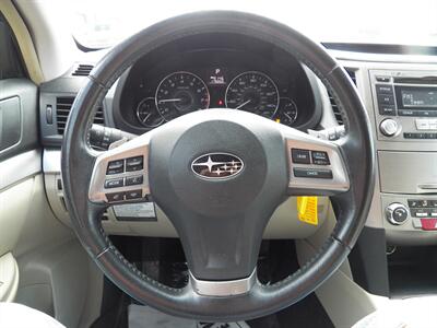 2012 Subaru Outback 2.5i Premium AWD - Photo 14 - Mishawaka, IN 46545