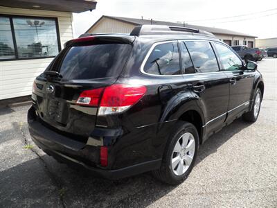 2012 Subaru Outback 2.5i Premium AWD - Photo 4 - Mishawaka, IN 46545
