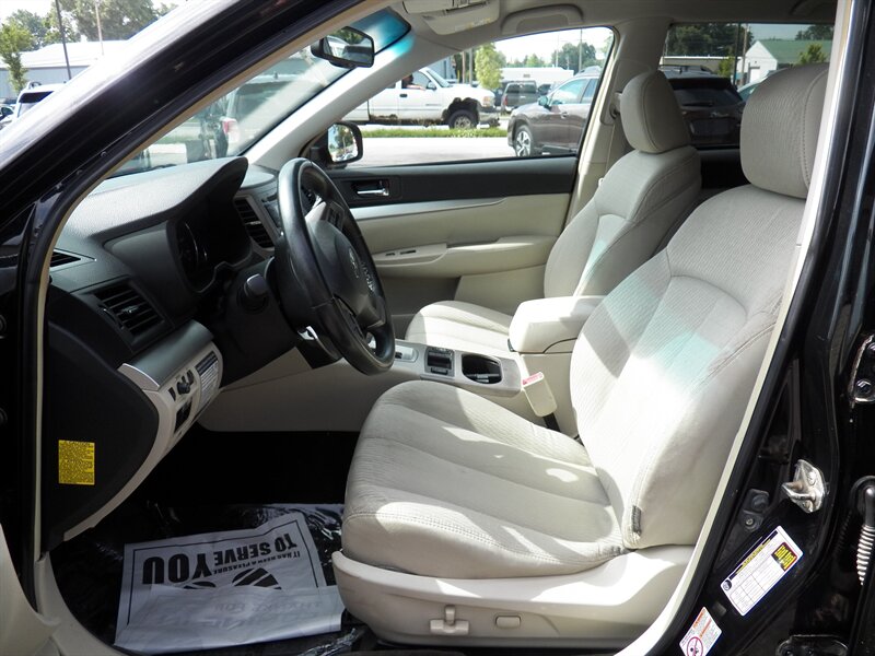 2012 Subaru Outback 2.5i Premium AWD - Photo 6 - Mishawaka, IN 46545