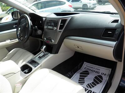 2012 Subaru Outback 2.5i Premium AWD - Photo 12 - Mishawaka, IN 46545