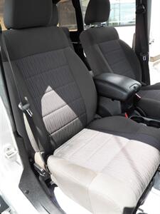 2011 Jeep Wrangler Unlimited Sport  4x4 - Photo 15 - Mishawaka, IN 46545
