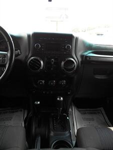2011 Jeep Wrangler Unlimited Sport  4x4 - Photo 18 - Mishawaka, IN 46545