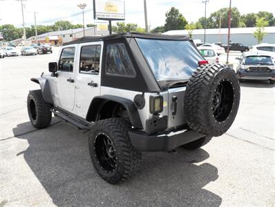 2011 Jeep Wrangler Unlimited Sport  4x4 - Photo 5 - Mishawaka, IN 46545