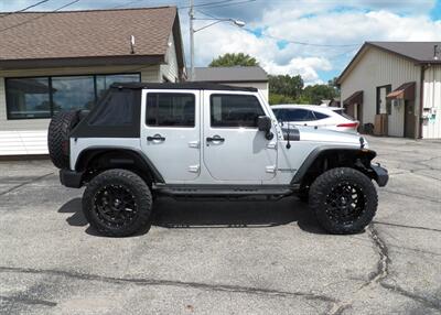 2011 Jeep Wrangler Unlimited Sport  4x4 - Photo 2 - Mishawaka, IN 46545