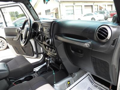 2011 Jeep Wrangler Unlimited Sport  4x4 - Photo 16 - Mishawaka, IN 46545
