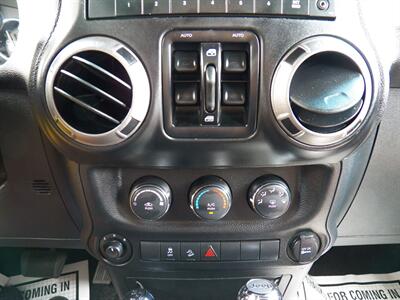 2011 Jeep Wrangler Unlimited Sport  4x4 - Photo 20 - Mishawaka, IN 46545