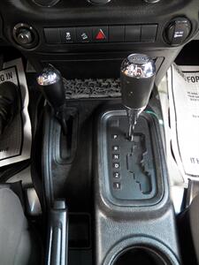 2011 Jeep Wrangler Unlimited Sport  4x4 - Photo 21 - Mishawaka, IN 46545
