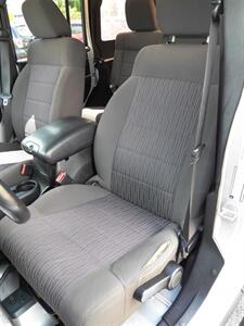 2011 Jeep Wrangler Unlimited Sport  4x4 - Photo 11 - Mishawaka, IN 46545