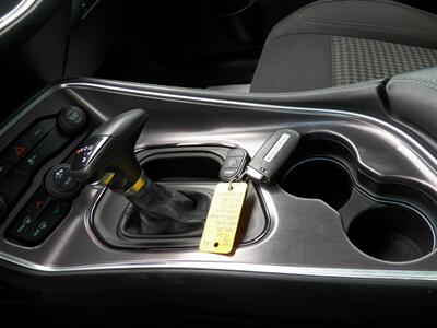 2016 Dodge Challenger SXT   - Photo 29 - Mishawaka, IN 46545