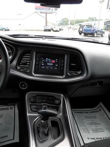 2016 Dodge Challenger SXT   - Photo 16 - Mishawaka, IN 46545