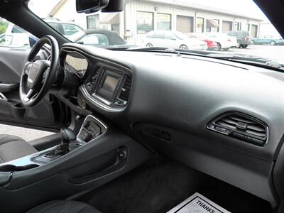 2016 Dodge Challenger SXT   - Photo 15 - Mishawaka, IN 46545
