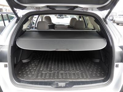 2021 Subaru Outback Premium  AWD - Photo 10 - Mishawaka, IN 46545