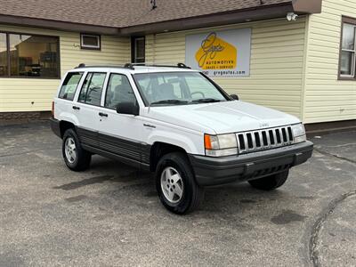 1995 Jeep Grand Cherokee Laredo  4x4 - Photo 1 - Mishawaka, IN 46545