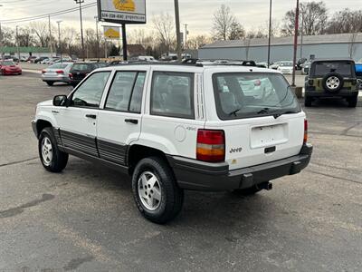 1995 Jeep Grand Cherokee Laredo  4x4 - Photo 5 - Mishawaka, IN 46545