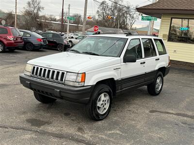 1995 Jeep Grand Cherokee Laredo  4x4 - Photo 7 - Mishawaka, IN 46545