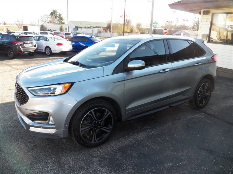 2020 Ford Edge ST  AWD - Photo 1 - Mishawaka, IN 46545