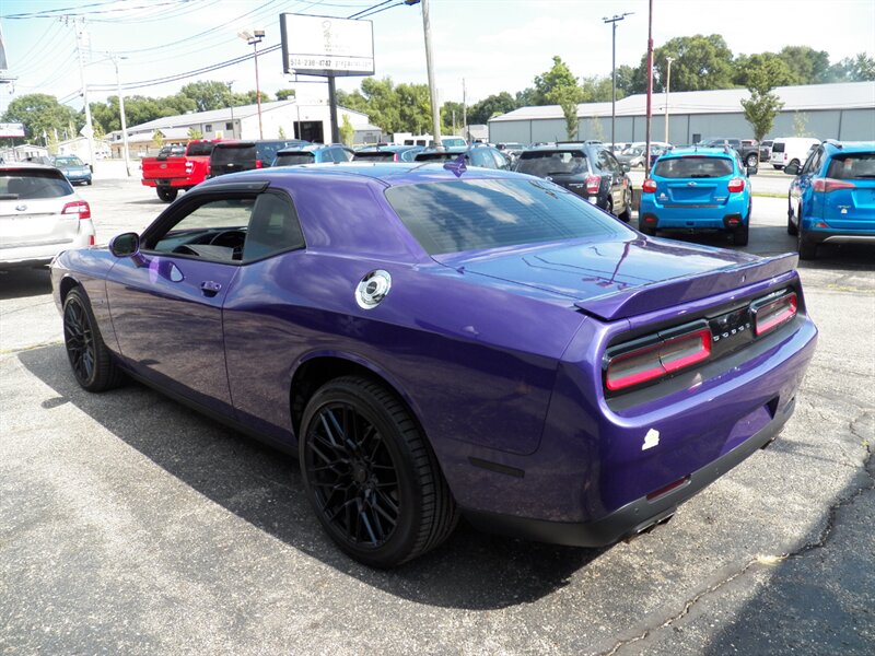 2016 Dodge Challenger R/T Plus - Photo 3 - Mishawaka, IN 46545