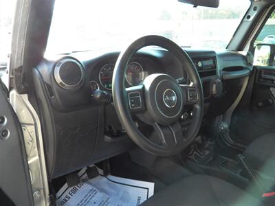 2015 Jeep Wrangler Sport  4x4 - Photo 9 - Mishawaka, IN 46545