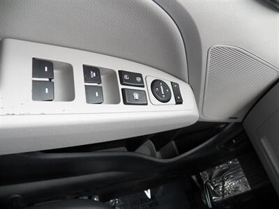 2017 Hyundai ELANTRA Limited   - Photo 15 - Mishawaka, IN 46545