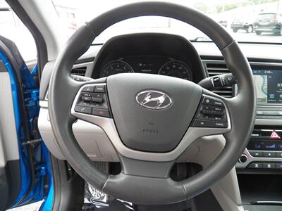 2017 Hyundai ELANTRA Limited   - Photo 13 - Mishawaka, IN 46545