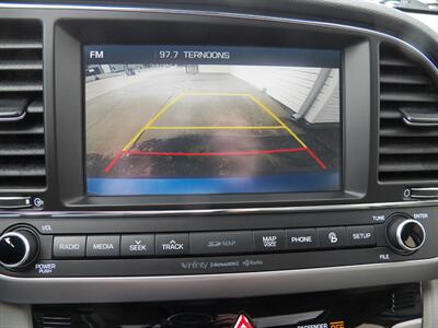 2017 Hyundai ELANTRA Limited   - Photo 16 - Mishawaka, IN 46545