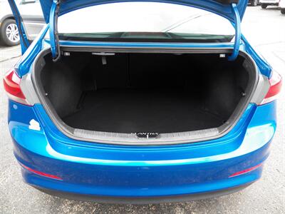 2017 Hyundai ELANTRA Limited   - Photo 8 - Mishawaka, IN 46545
