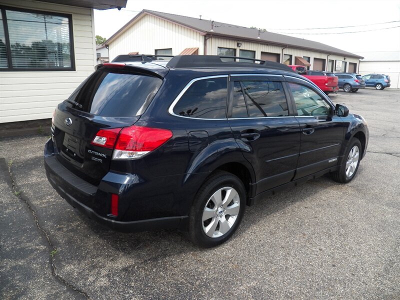 2012 Subaru Outback 3.6R Limited AWD - Photo 2 - Mishawaka, IN 46545