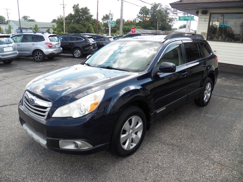 2012 Subaru Outback 3.6R Limited AWD - Photo 4 - Mishawaka, IN 46545