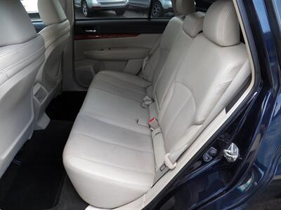2012 Subaru Outback 3.6R Limited AWD - Photo 9 - Mishawaka, IN 46545