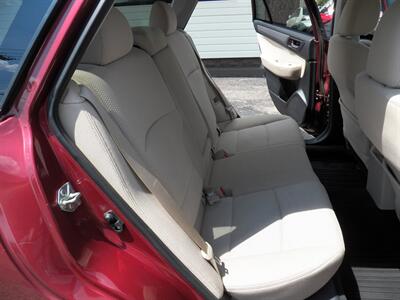 2017 Subaru Outback 2.5i Premium  AWD - Photo 11 - Mishawaka, IN 46545