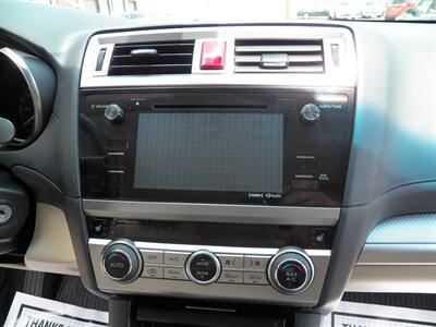 2017 Subaru Outback 2.5i Premium  AWD - Photo 15 - Mishawaka, IN 46545