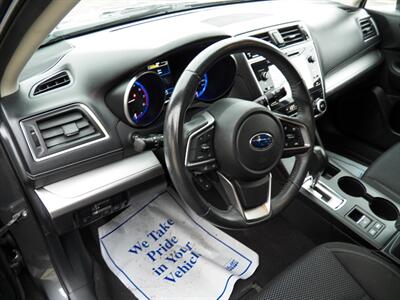 2019 Subaru Outback 2.5i Premium  AWD - Photo 6 - Mishawaka, IN 46545