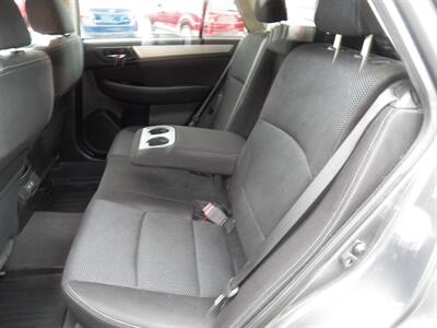 2019 Subaru Outback 2.5i Premium  AWD - Photo 9 - Mishawaka, IN 46545