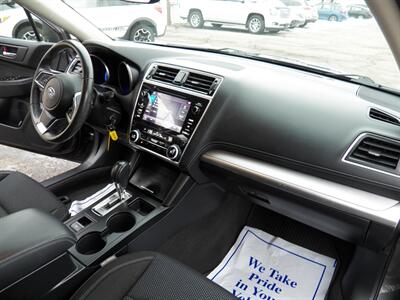 2019 Subaru Outback 2.5i Premium  AWD - Photo 13 - Mishawaka, IN 46545
