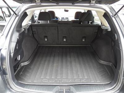 2019 Subaru Outback 2.5i Premium  AWD - Photo 10 - Mishawaka, IN 46545